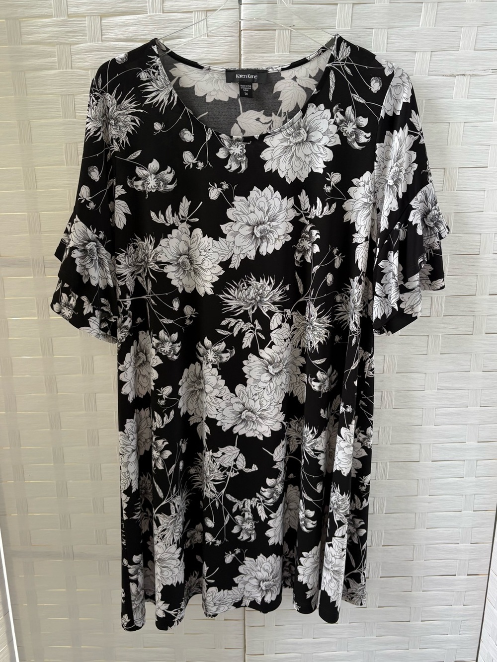 Karen Kane Size 1X Black White Floral Short‎ Ruffle Sleeve Dress Career Church